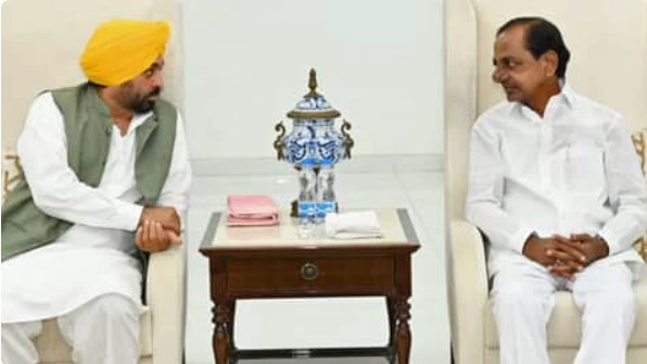 चौथा मोर्चा खड़ा करेंगे केसीआर? रैली में केजरीवाल, भगवंत मान और अखिलेश यादव को बुलाया