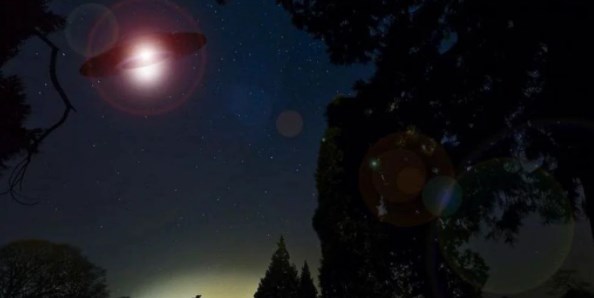 जासूसी गुब्बारा भेजने वाले चीन पर मंडरा रहा नया खतरा! आसमान में दिखी UFO जैसी चीज