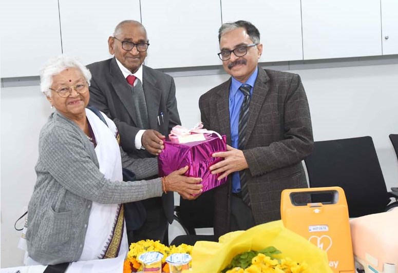एईडी मशीन हृदयाघात के मरीजों के लिए रामबाण है - डा. आदित्य कपूर