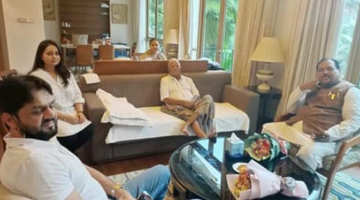 10 फरवरी को लालू यादव की वतन वापसी!, सिंगापुर में मिले RJD नेता फातमी;
