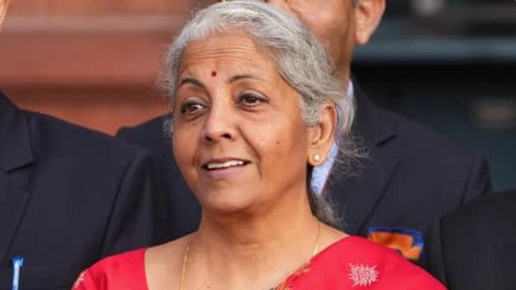 सियासत का अखाड़ा बनी विधानसभा समितियां, AAP ने एलजी को घेरा तो BJP ने ऐसे किया पलटवार