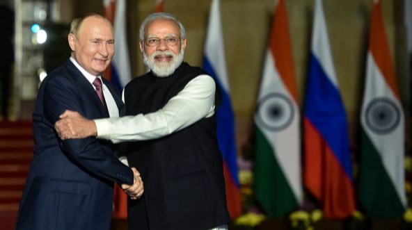 भारत ने डॉलर को दिया बड़ा झटका, रूसी तेल खरीदने के लिए अब इस देश करेंसी में शुरू किया भुगतान