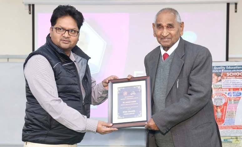 Renowned Educationist Dr Jagdish Gandhi addresses  Leaders Express forum of IIM, Lucknow