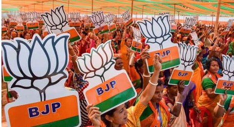 कमाई में भी BJP का तोड़ नहीं! 8 पार्टियों की कुल आय में आधे से अधिक भगवा दल का हिस्सा
