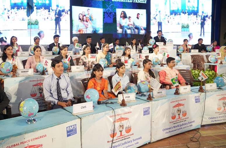 Students spread the radiance of Oneness of Religion at Divine Conference