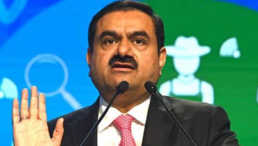 संकट में अडानी को सीमेंट कारोबार का सहारा, कर्ज कम करने को बेचेंगे हिस्सेदारी!