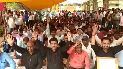बिजली हड़ताल से यूपी में हाहाकार, सरकार और कर्मचारियों में नहीं बनी बात; सैकड़ों बर्खास्‍त