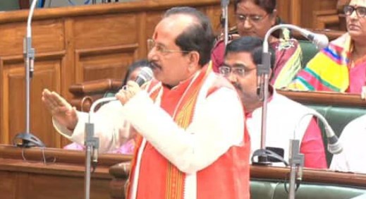 सदन में बीजेपी विधायक ने उखाड़ा माइक, विजय सिन्हा बोले- ढीला था, हमने भी पेंच कसवाए थे