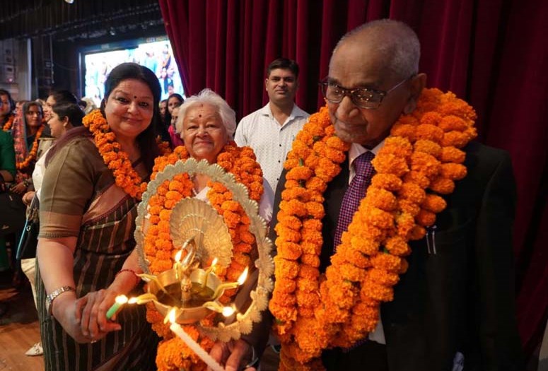 सिटी मोन्टेसरी स्कूल, राजाजीपुरम (प्रथम कैम्पस) द्वारा ‘डिवाइन एजुकेशन कान्फ्रेन्स’ का भव्य आयोजन