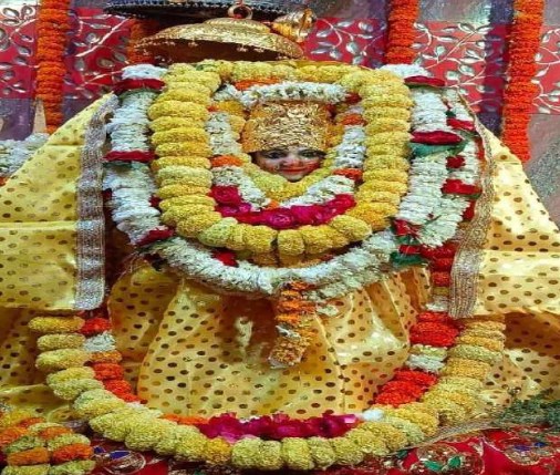मां भगवती का एक अनोखा मंदिर, जहां दूर-दूर से दर्शन करने आते हैं लोग
