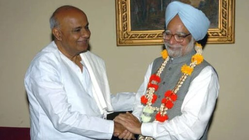 राहुल मामले में 16 दल एकजुट लेकिन कांग्रेस की बैसाखी पर PM बना शख्स खफा