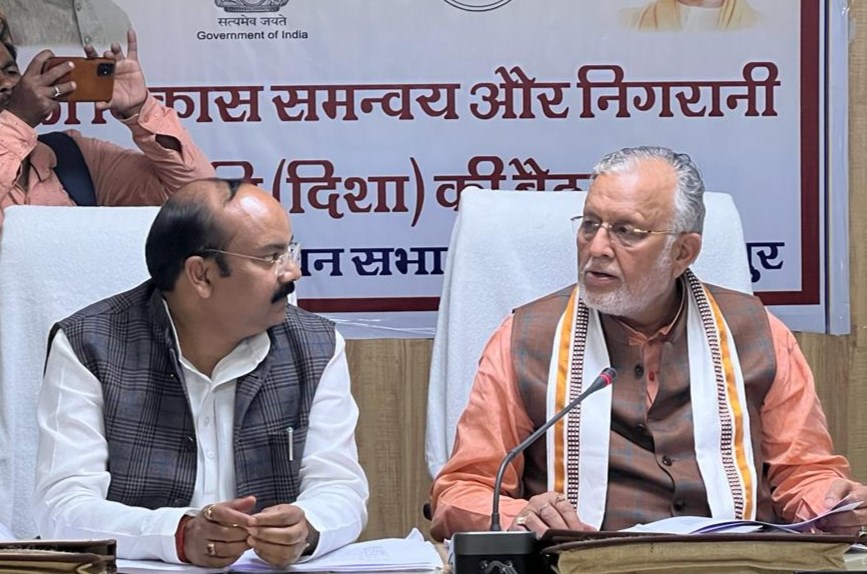 शाहजहांपुर में कैबिनेट मंत्री की फटकार का भी अधिकारी पर नहीं कोई असर, नहीं करवाई पुनः मरम्मत, अधिकतर सड़कें खोदकर डाल दी गई