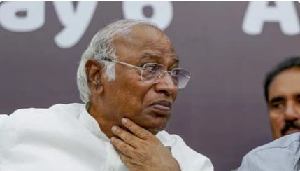 तीन बार में भी नहीं बन पाया काम, मुख्यमंत्री बनने की राह में खड़गे के लिए क्या है रोड़ा?