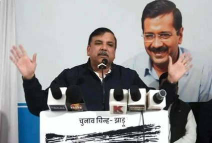 AAP को मिलेगा राष्ट्रीय पार्टी का दर्जा? कर्नाटक HC ने EC को दिया ये ऑर्डर