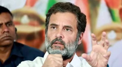 मानहानि मामले में राहुल गांधी पहुंचे गुजरात हाई कोर्ट, निचली अदालत के फैसले को दी चुनौती