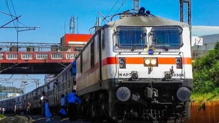 यूपी बिहार के यात्रियों को बड़ी राहत, भीड़ कम करने के लिए स्पेशल ट्रेनों का ऐलान
