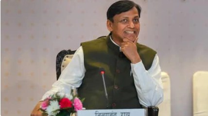 किस हद तक सामान्य हुए हालात, बाहरी लोग अब जम्मू-कश्मीर में जमीन खरीद रहे या नहीं? सरकार ने बताया