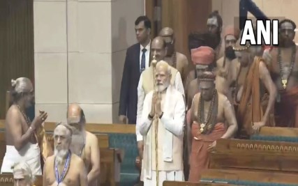 पूजा और हवन से गूंजा संसद का नया भवन, श्रमिक हुए सम्मानित