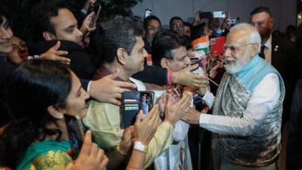 ऑस्ट्रेलिया पहुंचे पीएम मोदी, सिडनी में भी हर हर मोदी की गूंज