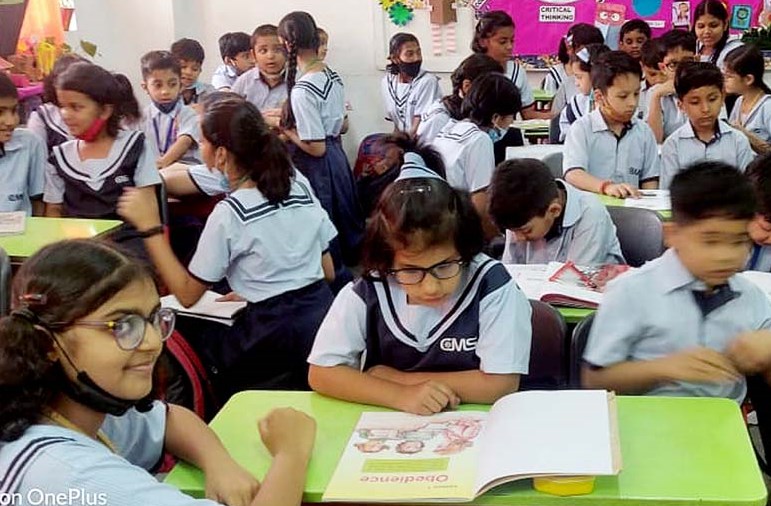सी.एम.एस. के जूनियर छात्रों ने प्राइमरी के नन्हें-मुन्हें छात्रों की मोरल एजूकेशन की ट्रेनिंग दी