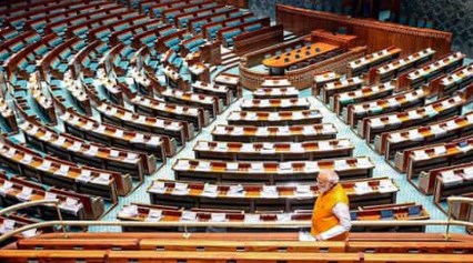 छोटा पड़ा संसद उद्घाटन के बहिष्कार वालों का कुनबा, सरकार के साथ आ गए 25 दल