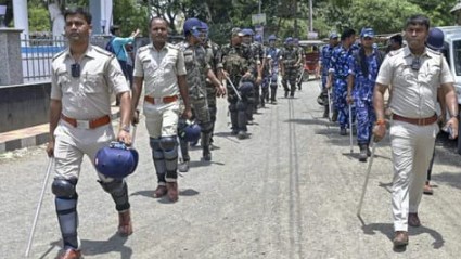 पंचायत चुनाव को लेकर बंगाल में जमकर बवाल; बमबारी से सब धुंआ-धुंआ,