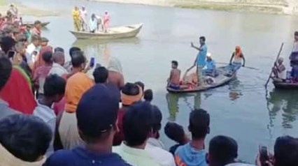 प्रयागराज के बाद देवरिया में बड़ा हादसा, एक को बचाने में सात डूबे, पांच की मौत