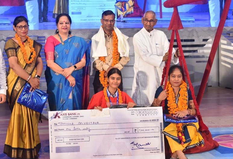ISC and ICSE Rank holders honoured  with cash prizes of Rs. One lakh each