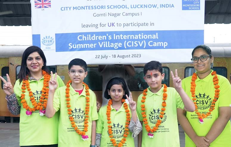अन्तर्राष्ट्रीय बाल शिविर में प्रतिभाग हेतु सी.एम.एस. छात्र दल इंग्लैण्ड रवाना