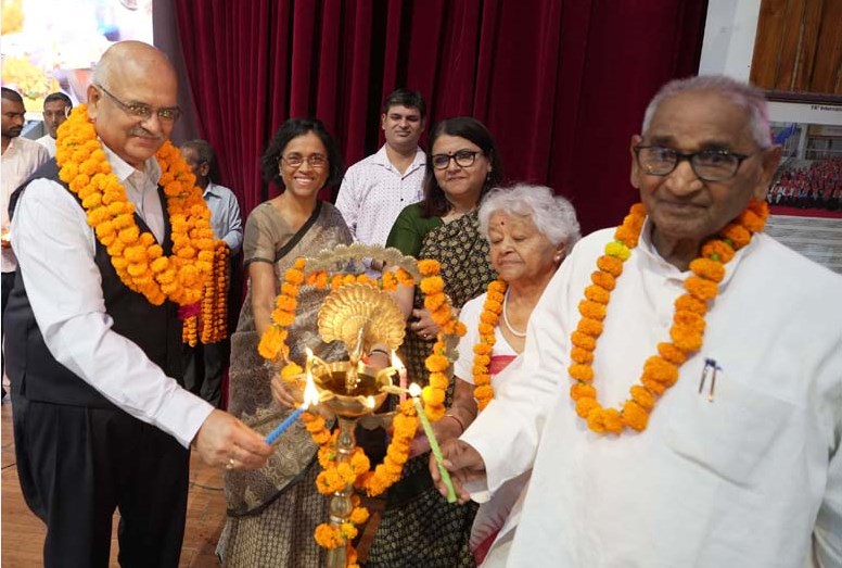 CMS felicitates its meritorious students in a grand way