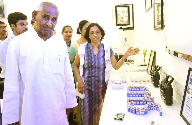 विश्व स्तरीय रोबोटिक्स लैब का सी.एम.एस. में हुआ उद्घाटन