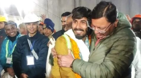 मजदूरों को एक-एक लाख की मदद, बौखनाग देवता का मंदिर भी बनवाएगी धामी सरकार