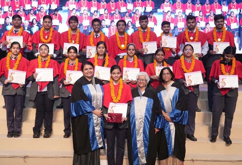 विशाल मार्च निकालकर चरित्र निर्माण का  अलख जगाया सी.एम.एस. छात्रों ने