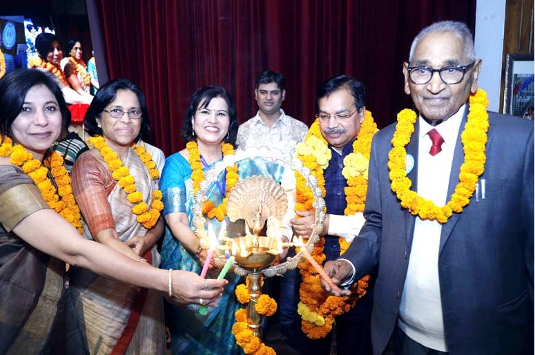 चार दिवसीय अन्तर्राष्ट्रीय गणित ओलम्पियाड सी.एम.एस. में शुरू