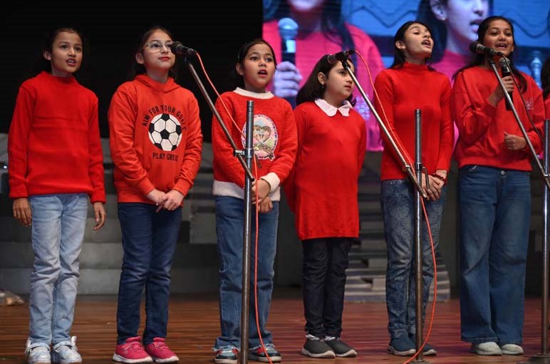 Cultural Fest Festivista 2023 concludes with face painting, choral singing, painting  contests