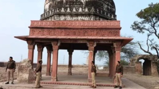 कैसा है बरनावा का लाक्षागृह, जमीन में दबी राख, अब भी शापित मानते हैं लोग