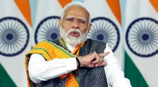 PM मोदी ने बताई रेलवे से रोजगार की ABCD, बड़े स्टेशन बनने से रेहड़ी-पटरी वालों को भी फायदा
