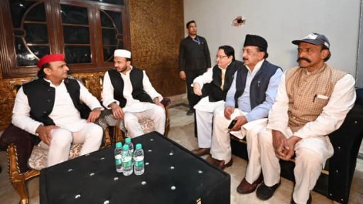 संभल में बर्क की जगह किसे मिलेगा सपा का टिकट, इशारों में सबकुछ बता गए अखिलेश यादव