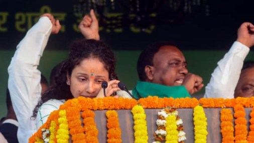 मंच से फूट-फूटकर रोने लगीं कल्पना सोरेन, जेल में बंद पति हेमंत के लिए क्या बोलीं