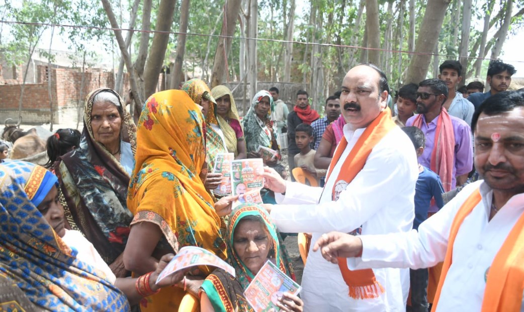 भाजपा सांसद व लोकसभा प्रत्याशी अरुण सागर ने कटरा विधायक वीर विक्रम सिंह उर्फ प्रिंस के साथ क्षेत्र के दर्जनों गावों का किया दौरा