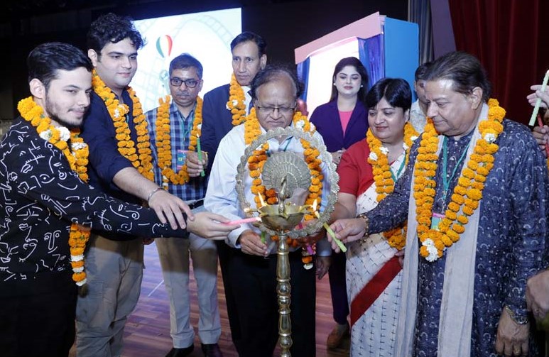 अच्छी फिल्में बच्चों को अच्छा इंसान बनाती हैं:भजन सम्राट पद्मश्री अनूप जलोटा