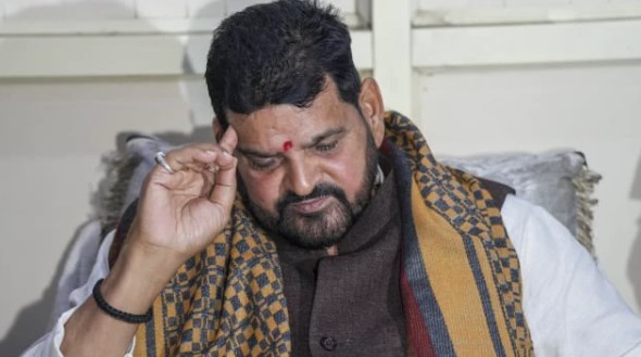 बृजभूषण शरण सिंह को दिल्ली की अदालत से झटका, अब टिकट पर भी आंच? क्या फैसला करेगी भाजपा
