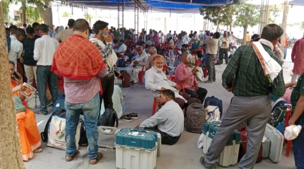 यूपी में भीषण गर्मी का कहर, मतदान कराने पहुंचे 11 कर्मचारियों की मौत, कई बीमार पड़े