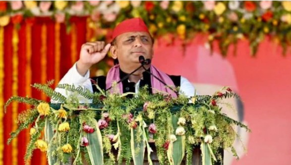 अपना दल पिछड़ों के आरक्षण का विरोधी क्यों? अखिलेश यादव ने अनुप्रिया पटेल को घेरा
