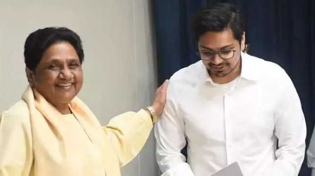 मायावती का बड़ा फैसला, आकाश आनंद से बसपा का उत्तराधिकार वापस