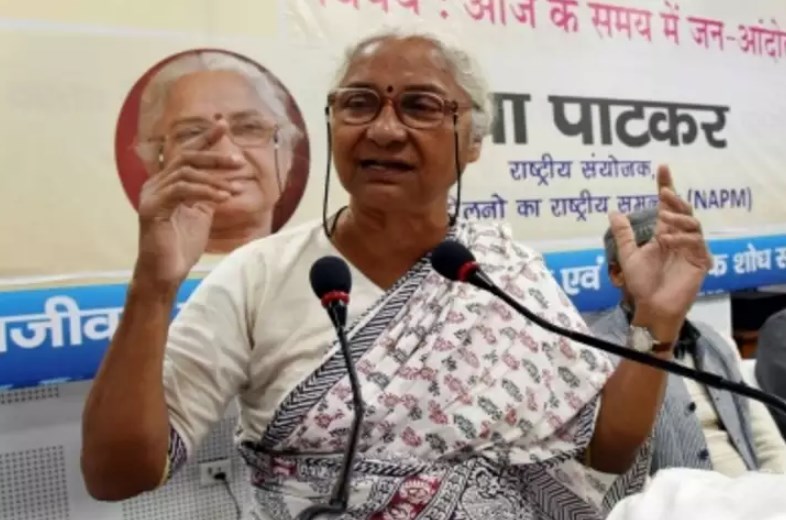 एलजी वीके सक्सेना के मानहानि मामले में मेधा पाटकर दोषी करार