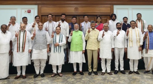 नरेंद्र मोदी के समर्थन में पूरा NDA, चुना गया नेता; मीटिंग में बोले नीतीश- जल्दी बनाओ सरकार