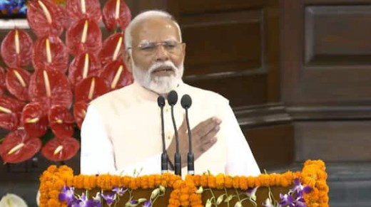 यूपी में कांग्रेस के दफ्तरों पर लगी 1 लाख रुपये लेने की लाइन, पीएम मोदी ने कसा तंज