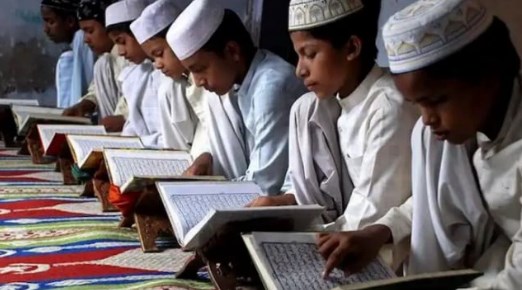 यूपी में बंद होंगे मदरसे? मदरसा शिक्षा बोर्ड खत्म किए जाने के मामले में नौ जुलाई को सुप्रीम कोर्ट करेगा सुनवाई