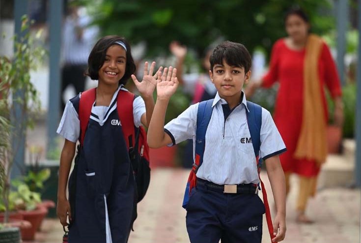 ग्रीष्मावकाश के उपरान्त खुले सी.एम.एस. के सभी कैम्पस, छात्रों व अभिभावकों में छाई खुशी की लहर